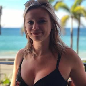 Meet your Posher, Leigh